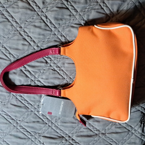 VTG No Boundaries Canvas Satchel - Picture 2 of 3